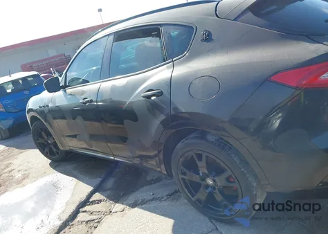 2017 Maserati Levante z USA, uszkodzony, nr VIN ZN661XUS3HX226921